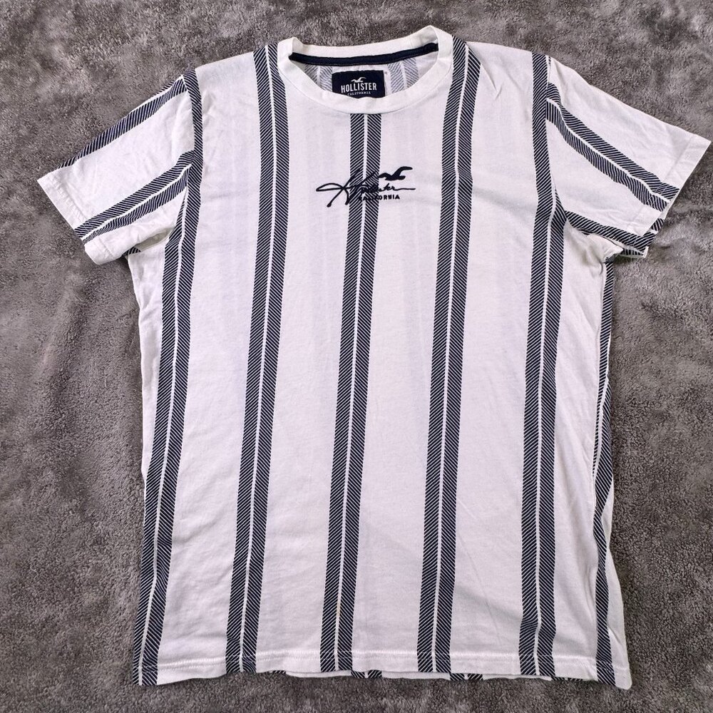 Hollister Men's Vertical Stripe L Logo Tee